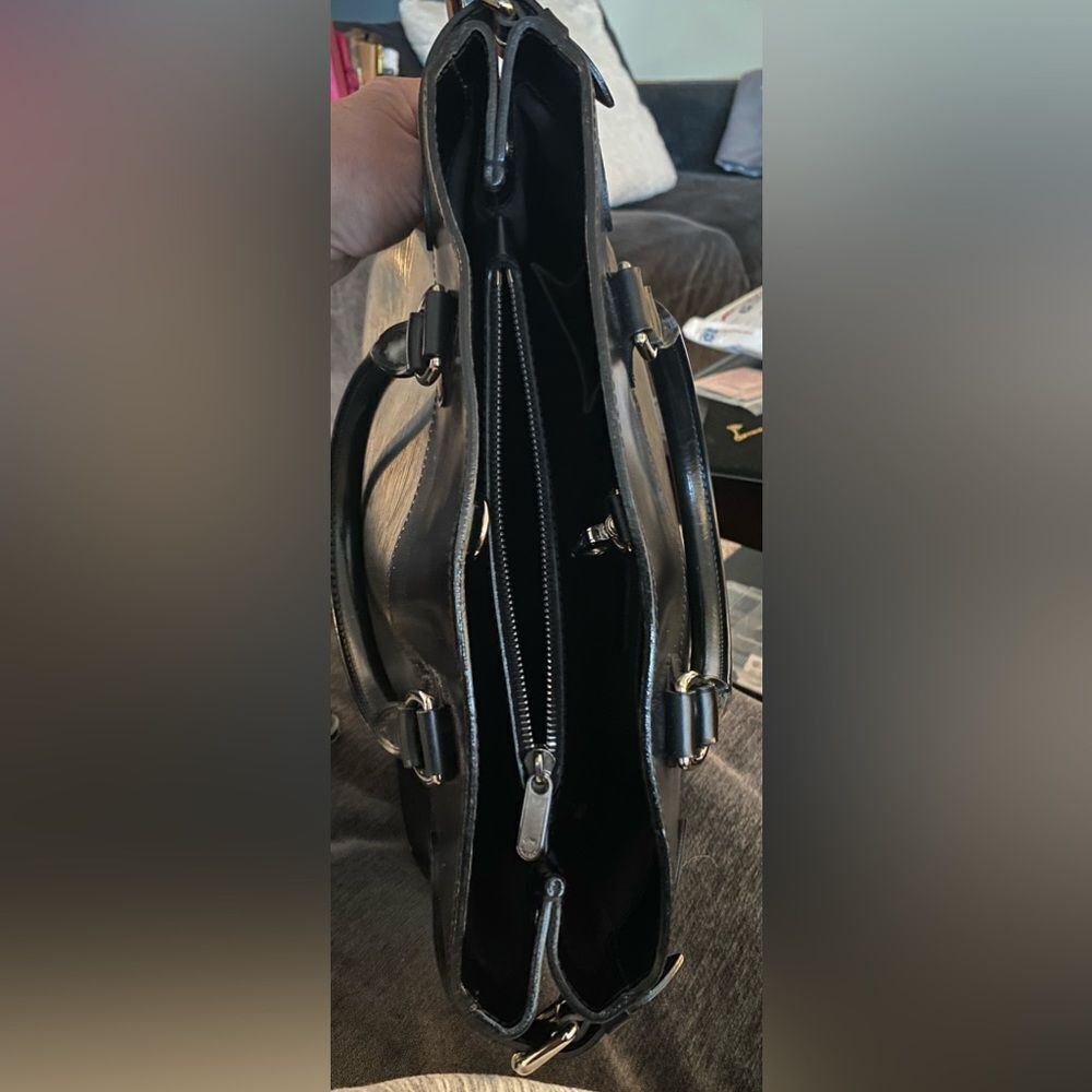 Auth Louis Vuitton blk epi‎ passy GM w/ silver hardware wallet keycase available - Picture 6 of 16